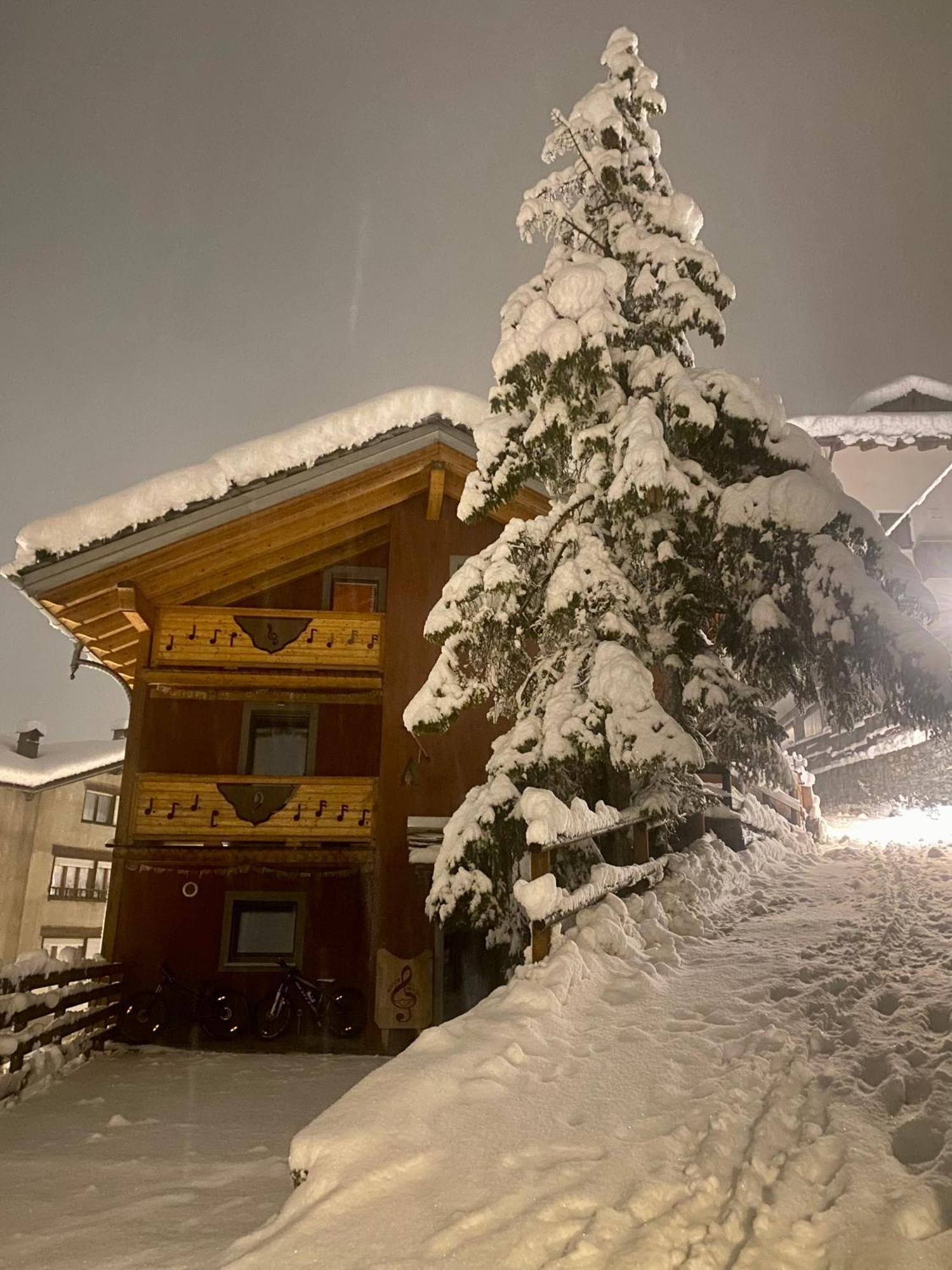 Maison De La Musique Cogne Exterior foto